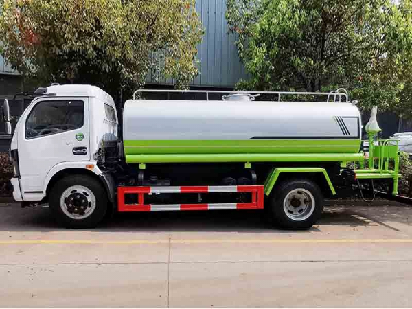 東風10方灑水車